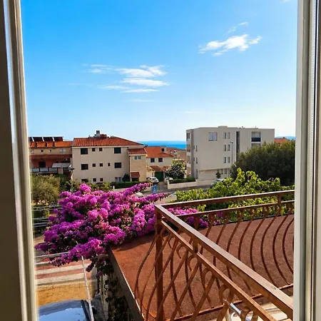 Milka 2bedroom Near Beach, Daire Makarska
